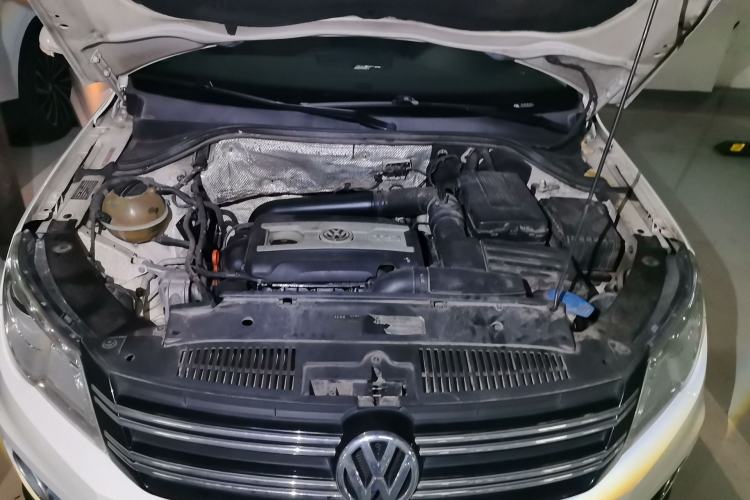Used Volkswagen Tiguan 2012 1.8TSI Automatic All-Wheel Drive Elite Edition Engine Bay