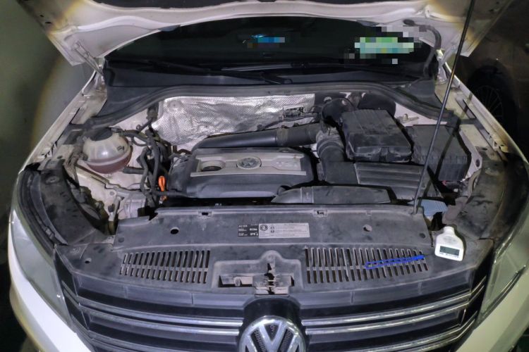 Used Volkswagen Tiguan 2012 2.0 TSI Automatic All-Wheel Drive Flagship Edition Engine Bay