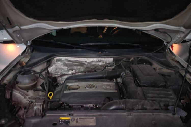 Used Volkswagen Tiguan 2012 2.0 TSI Comfort Edition Engine Bay