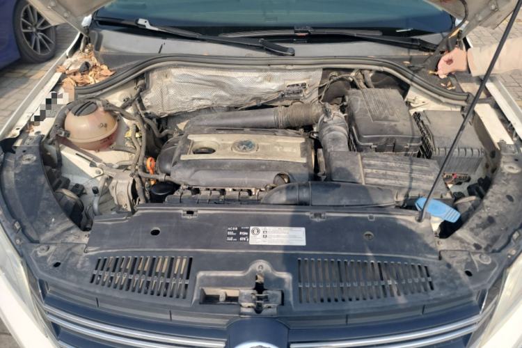 Used Volkswagen Tiguan 2012 2.0 TSI Automatic All-Wheel Drive Elite Edition Engine Bay