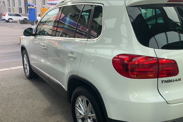 Used Volkswagen Tiguan 2012 2.0 TSI Comfort Edition Exterior 5
