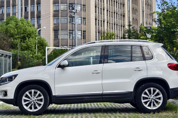 Used Volkswagen Tiguan 2012 2.0 TSI Comfort Edition Exterior 6