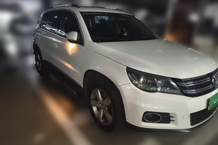 Used Volkswagen Tiguan 2012 1.8TSI Automatic All-Wheel Drive Elite Edition Front Right 45 Deg
