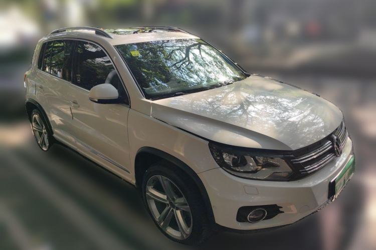 Used Volkswagen Tiguan 2012 2.0 TSI Luxury Edition Front Right 45 Deg