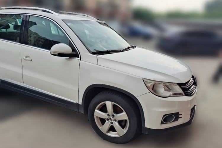 Used Volkswagen Tiguan 2012 1.8TSI Automatic All-Wheel Drive Elite Edition Front Right 45 Deg