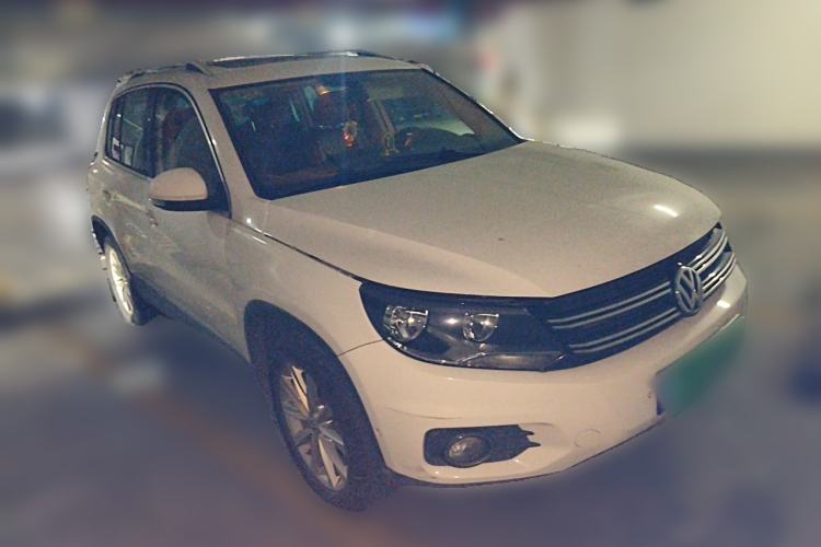 Used Volkswagen Tiguan 2012 2.0 TSI Comfort Edition Front Right 45 Deg