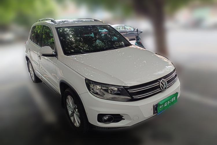 Used Volkswagen Tiguan 2012 2.0 TSI Comfort Edition Front Right 45 Deg