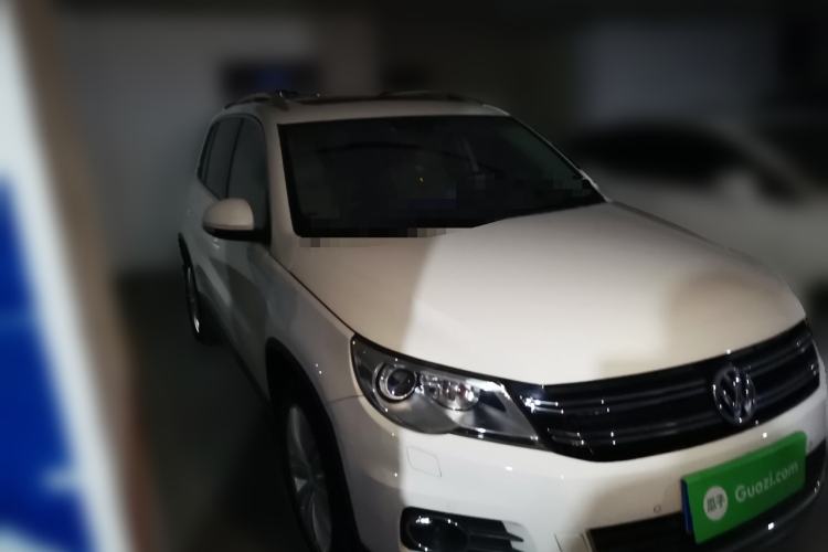 Used Volkswagen Tiguan 2012 2.0 TSI Automatic All-Wheel Drive Flagship Edition Front Right 45 Deg