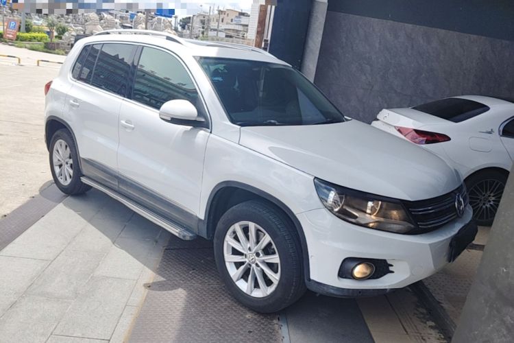 Used Volkswagen Tiguan 2012 2.0 TSI Comfort Edition Front Right 45 Deg