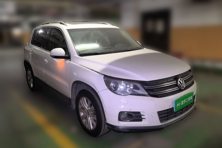 Used Volkswagen Tiguan 2012 2.0 TSI Automatic All-Wheel Drive Flagship Edition Front Right 45 Deg