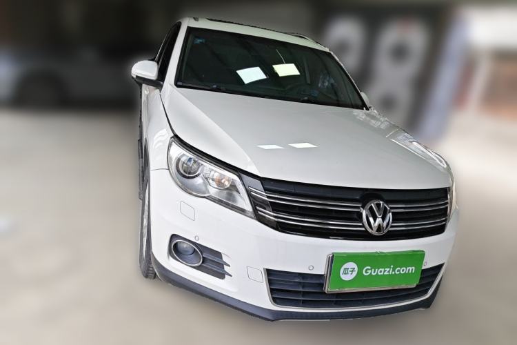 Used Volkswagen Tiguan 2012 2.0 TSI Automatic All-Wheel Drive Flagship Edition Front Right 45 Deg