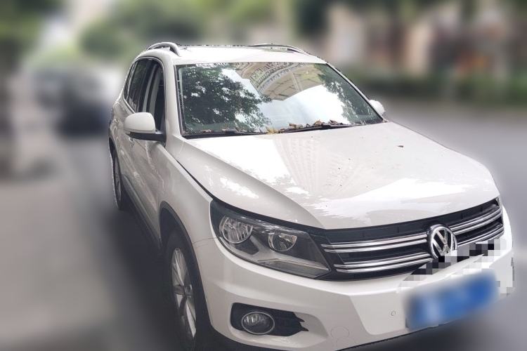 Used Volkswagen Tiguan 2012 2.0 TSI Comfort Edition Front Right 45 Deg