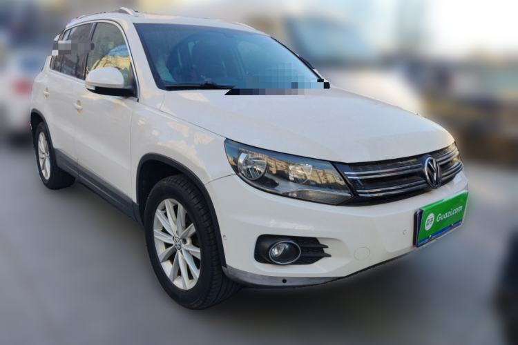 Used Volkswagen Tiguan 2012 2.0 TSI Comfort Edition Front Right 45 Deg
