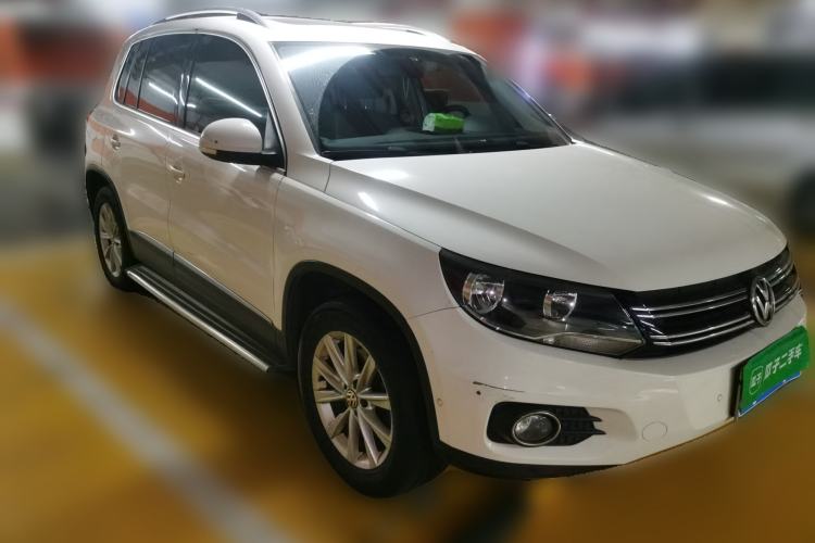 Used Volkswagen Tiguan 2012 2.0 TSI Comfort Edition Front Right 45 Deg