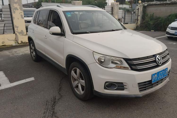 Used Volkswagen Tiguan 2012 1.8TSI Automatic All-Wheel Drive Elite Edition Front Right 45 Deg