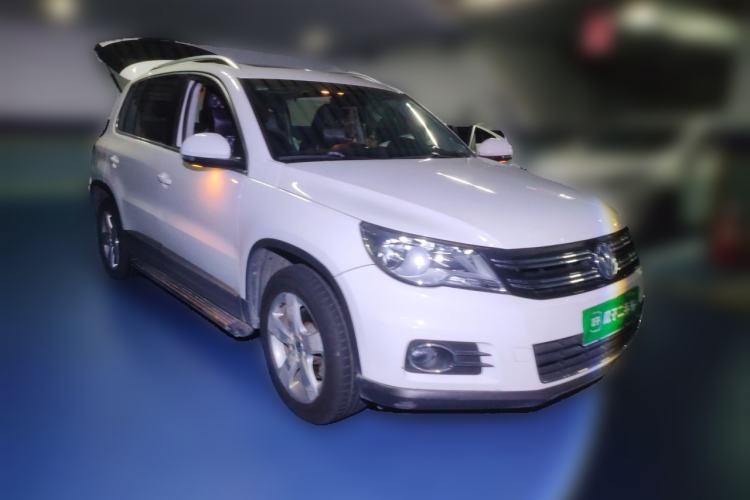 Used Volkswagen Tiguan 2012 1.8TSI Automatic All-Wheel Drive Elite Edition Front Right 45 Deg