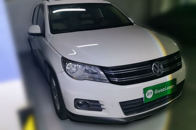 Used Volkswagen Tiguan 2012 1.8TSI Automatic All-Wheel Drive Elite Edition Front Right 45 Deg
