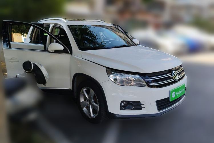 Used Volkswagen Tiguan 2012 1.8TSI Automatic All-Wheel Drive Elite Edition Front Right 45 Deg