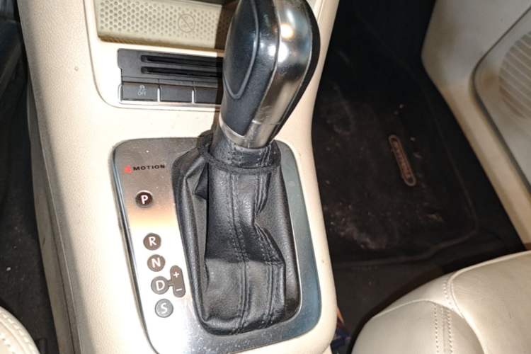 Used Volkswagen Tiguan 2012 1.8TSI Automatic All-Wheel Drive Elite Edition Gear Lever