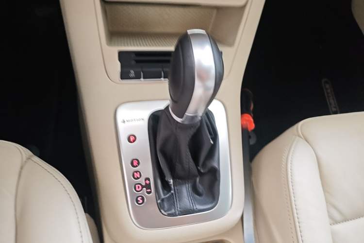 Used Volkswagen Tiguan 2012 1.8TSI Automatic All-Wheel Drive Fashion Edition Gear Lever