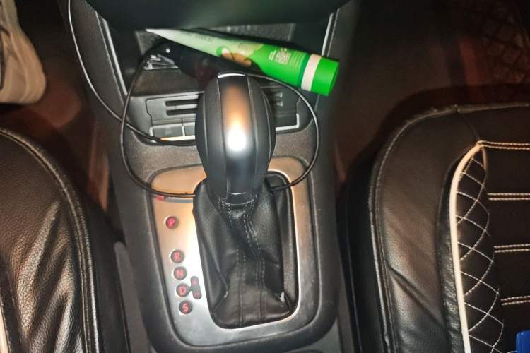 Used Volkswagen Tiguan 2012 1.8TSI Automatic All-Wheel Drive Elite Edition Gear Lever