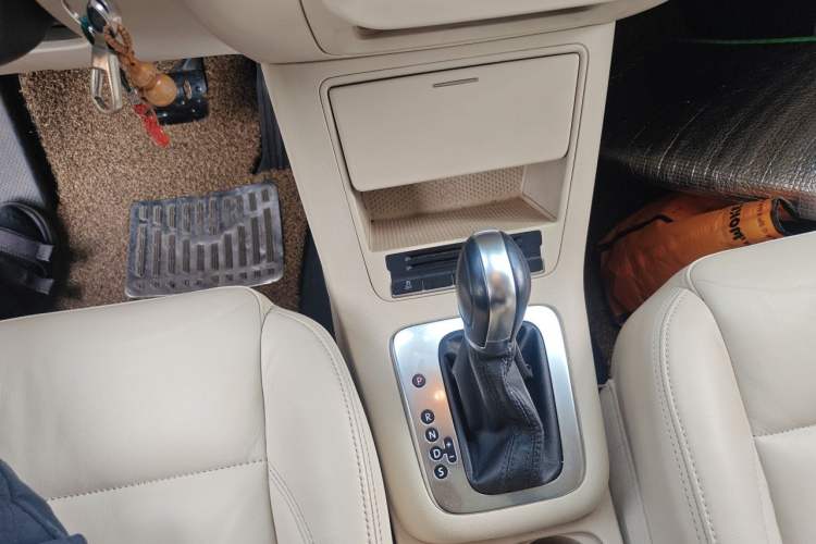 Used Volkswagen Tiguan 2012 1.8TSI Automatic Two-Wheel Drive Elite Edition Gear Lever