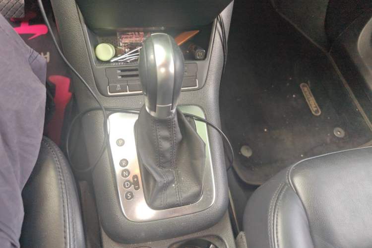 Used Volkswagen Tiguan 2012 1.8TSI Automatic Two-Wheel Drive Trend Edition Gear Lever