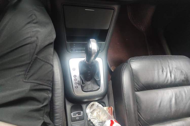 Used Volkswagen Tiguan 2012 1.8TSI Automatic Two-Wheel Drive Elite Edition Gear Lever