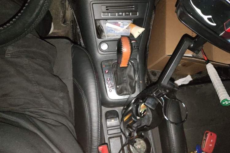 Used Volkswagen Tiguan 2012 2.0 TSI Automatic All-Wheel Drive Flagship Edition Gear Lever