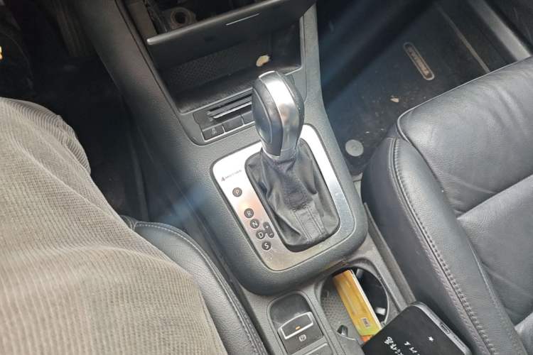 Used Volkswagen Tiguan 2012 1.8TSI Automatic All-Wheel Drive Elite Edition Gear Lever