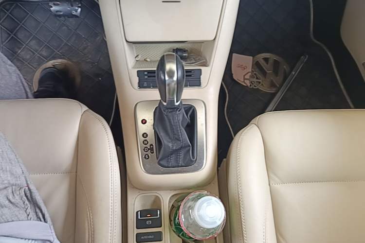 Used Volkswagen Tiguan 2012 1.8TSI Automatic Two-Wheel Drive Trend Edition Gear Lever