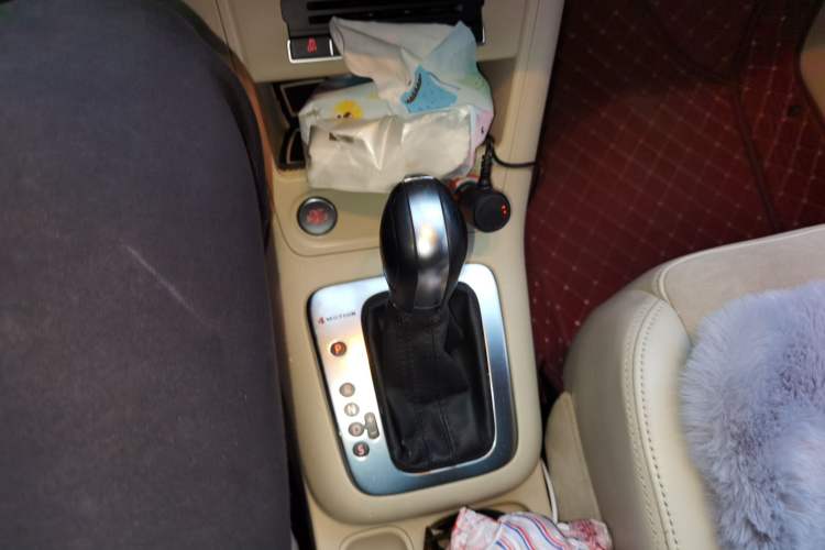 Used Volkswagen Tiguan 2012 2.0 TSI Automatic All-Wheel Drive Flagship Edition Gear Lever