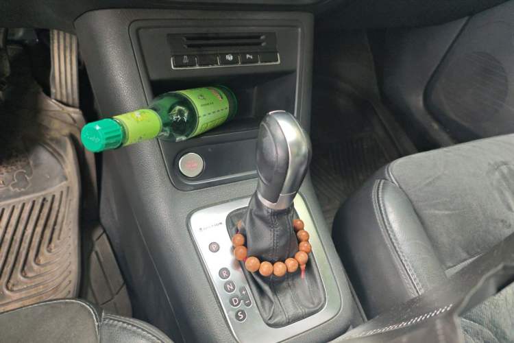 Used Volkswagen Tiguan 2012 2.0 TSI Automatic All-Wheel Drive Flagship Edition Gear Lever