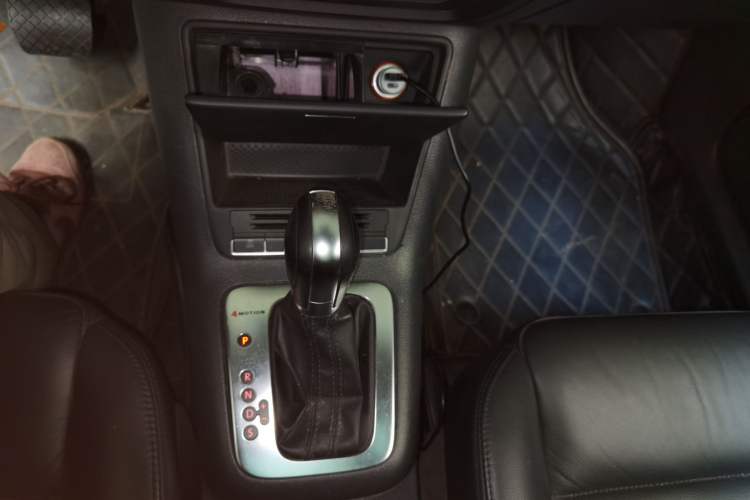 Used Volkswagen Tiguan 2012 1.8TSI Automatic All-Wheel Drive Elite Edition Gear Lever