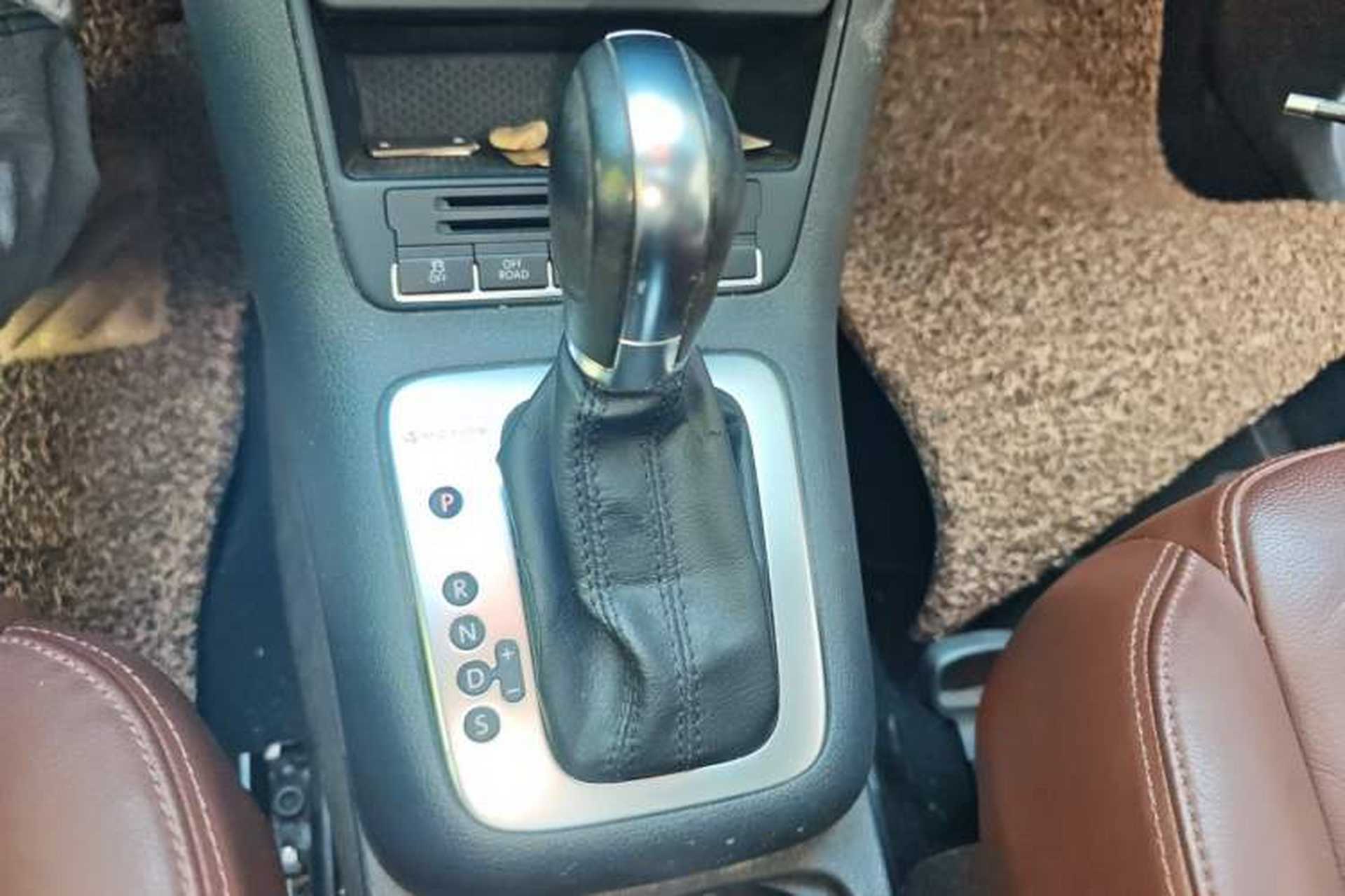 Used Volkswagen Tiguan 2012 2.0 TSI Comfort Edition Gear Lever