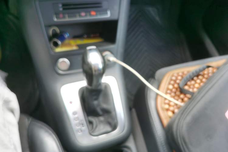 Used Volkswagen Tiguan 2012 2.0 TSI Automatic All-Wheel Drive Flagship Edition Gear Lever