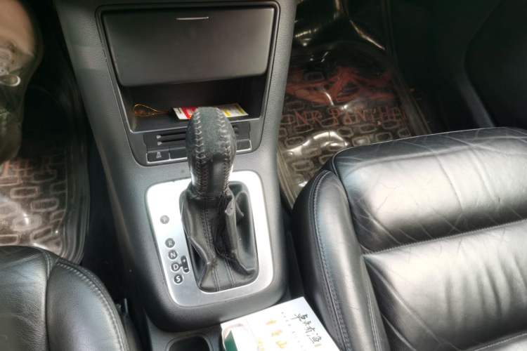 Used Volkswagen Tiguan 2012 1.8TSI Automatic All-Wheel Drive Elite Edition Gear Lever