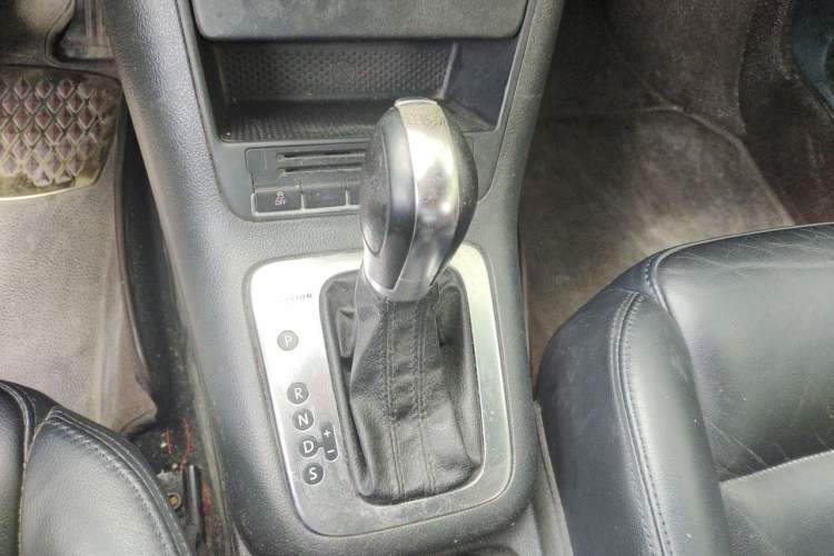 Used Volkswagen Tiguan 2012 1.8TSI Automatic All-Wheel Drive Elite Edition Gear Lever