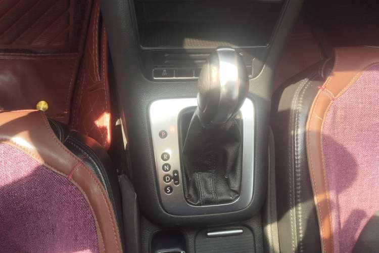 Used Volkswagen Tiguan 2012 1.8TSI Automatic Two-Wheel Drive Trend Edition Gear Lever