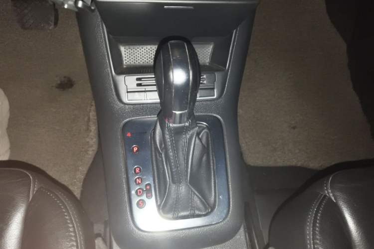 Used Volkswagen Tiguan 2012 1.8TSI Automatic All-Wheel Drive Elite Edition Gear Lever