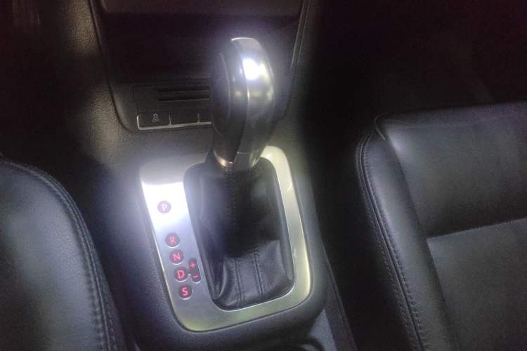Used Volkswagen Tiguan 2012 1.8TSI Automatic Two-Wheel Drive Elite Edition Gear Lever
