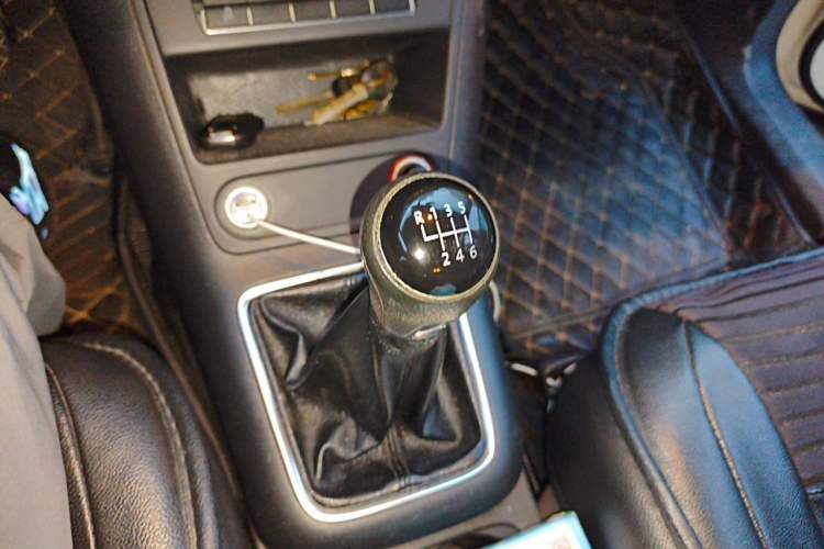 Used Volkswagen Tiguan 2012 1.8TSI Manual Two-Wheel Drive Urban Edition Gear Lever