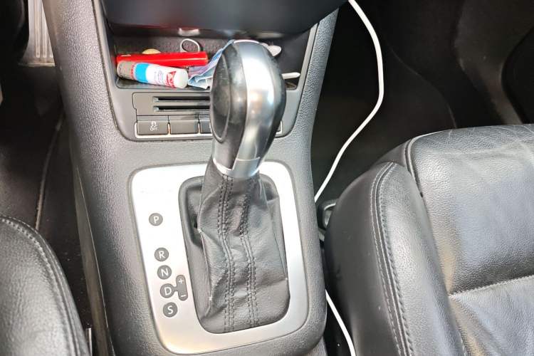 Used Volkswagen Tiguan 2012 2.0 TDI Comfort Edition Gear Lever
