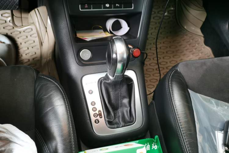 Used Volkswagen Tiguan 2012 2.0 TSI Automatic All-Wheel Drive Flagship Edition Gear Lever
