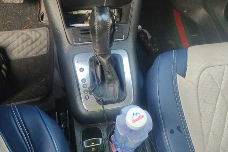 Used Volkswagen Tiguan 2012 1.8TSI Automatic All-Wheel Drive Elite Edition Gear Lever