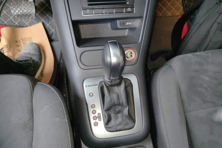 Used Volkswagen Tiguan 2012 2.0 TSI Comfort Edition Gear Lever