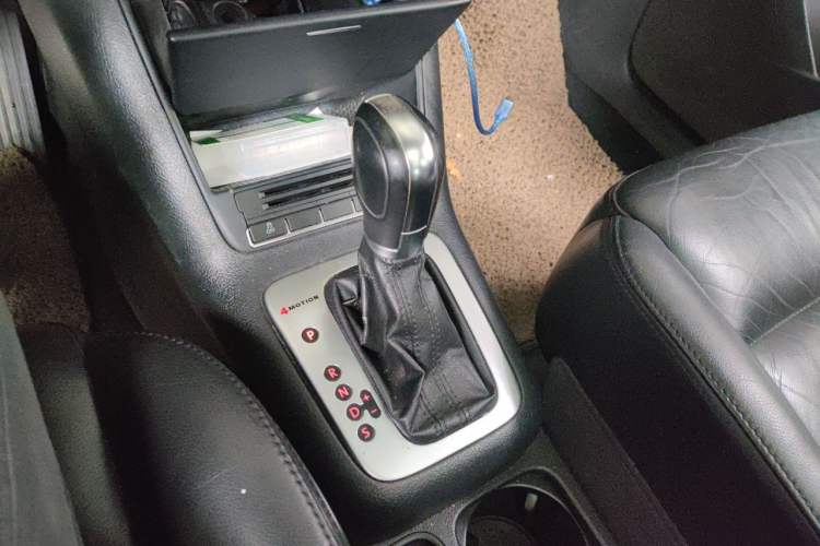 Used Volkswagen Tiguan 2012 1.8TSI Automatic All-Wheel Drive Elite Edition Gear Lever