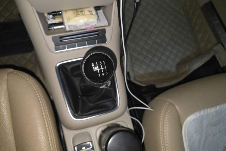 Used Volkswagen Tiguan 2012 1.8TSI Manual Two-Wheel Drive Urban Edition Gear Lever