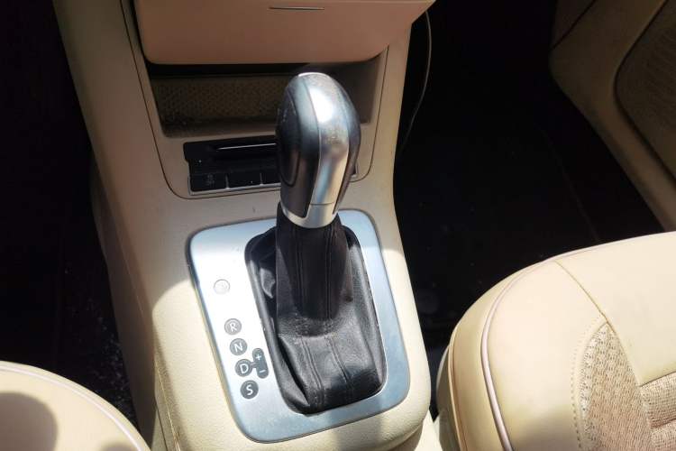 Used Volkswagen Tiguan 2012 1.8TSI Automatic Two-Wheel Drive Elite Edition Gear Lever