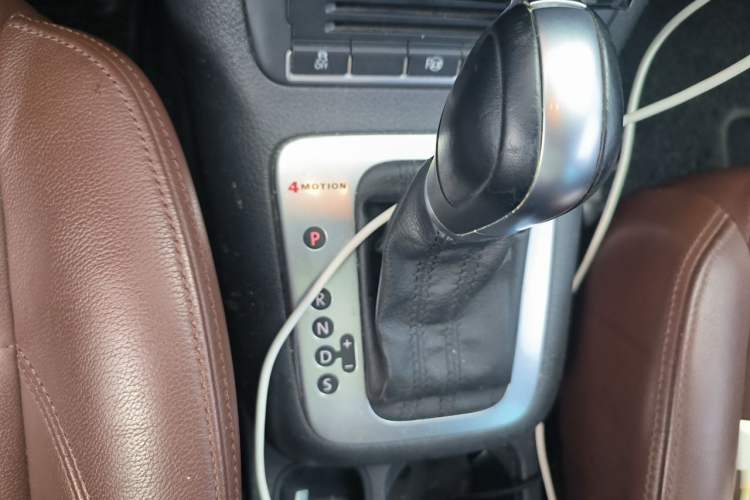 Used Volkswagen Tiguan 2012 2.0 TSI Comfort Edition Gear Lever